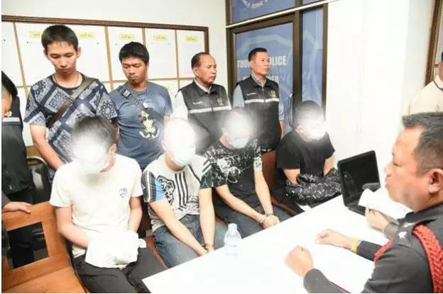 ����������