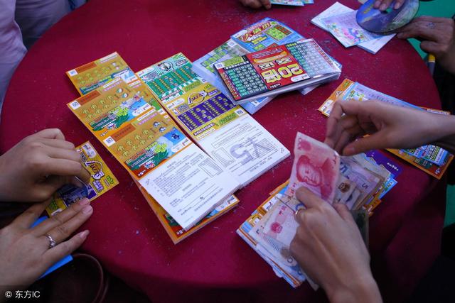 男子两次梦到彩票号,口误买错竟中1200万大奖!