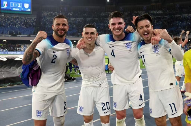 Ӣ�����ͳ�2-1սʤ�����