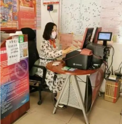 �н���վվ����Ӣ��