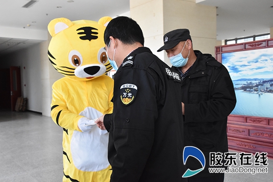 �󽱵���Ϊ�ֳ���Ա�ַ���Ʊ