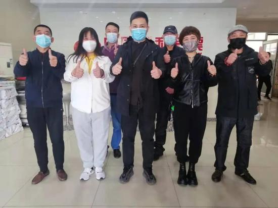 ��Ӣ����ǰ���У����н������ڸ�˳�������Ķҽ��������Ӱ����