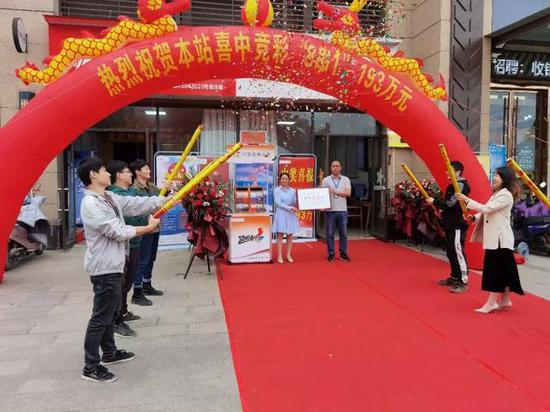 ������ʷ�����Ϊ�г��󽱵����ʵ��������ף�